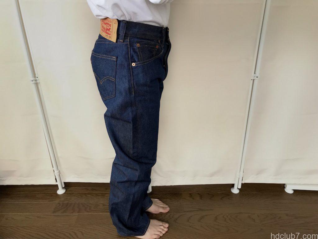 リーバイス501シュリンクトゥフィットの新品時の着用画像