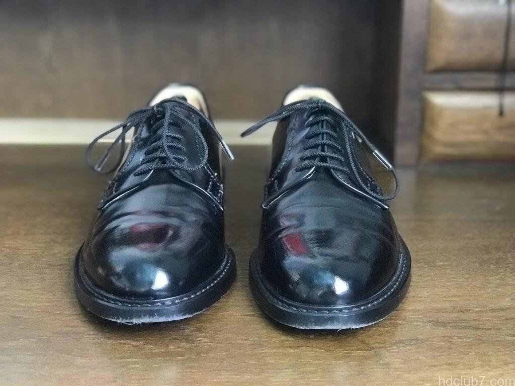 3ヶ月履いたハルタのプレーントゥシューズ(ガラスレザー)に手入れ前後の比較
