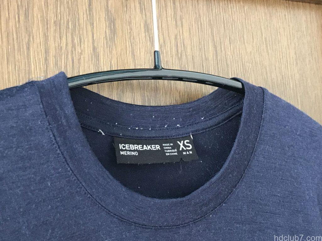 登山で直接バックパックを背負ったあとのアイスブレーカーのメリノウールTシャツ(合計50回着用後)