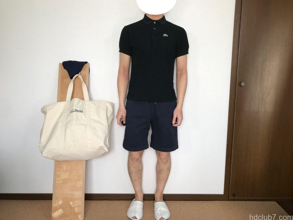 ラコステのボーイズのフランス製ポロシャツ5191LとグラミチのGショーツを着た人