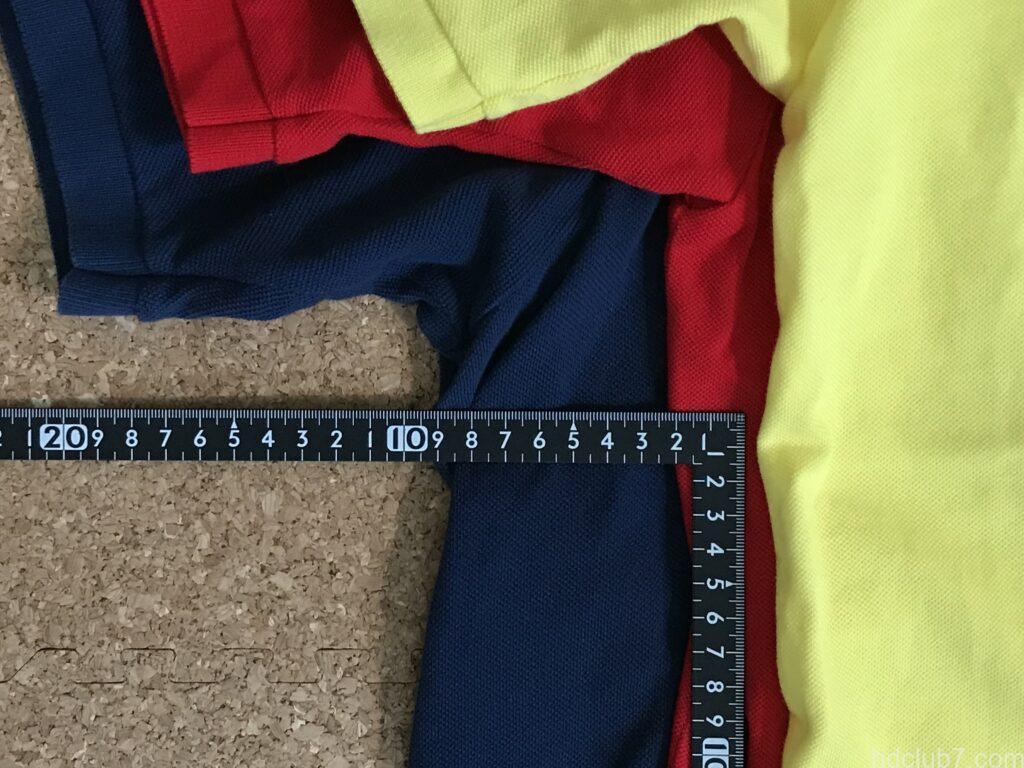 ラコステのポロシャツが重なっている