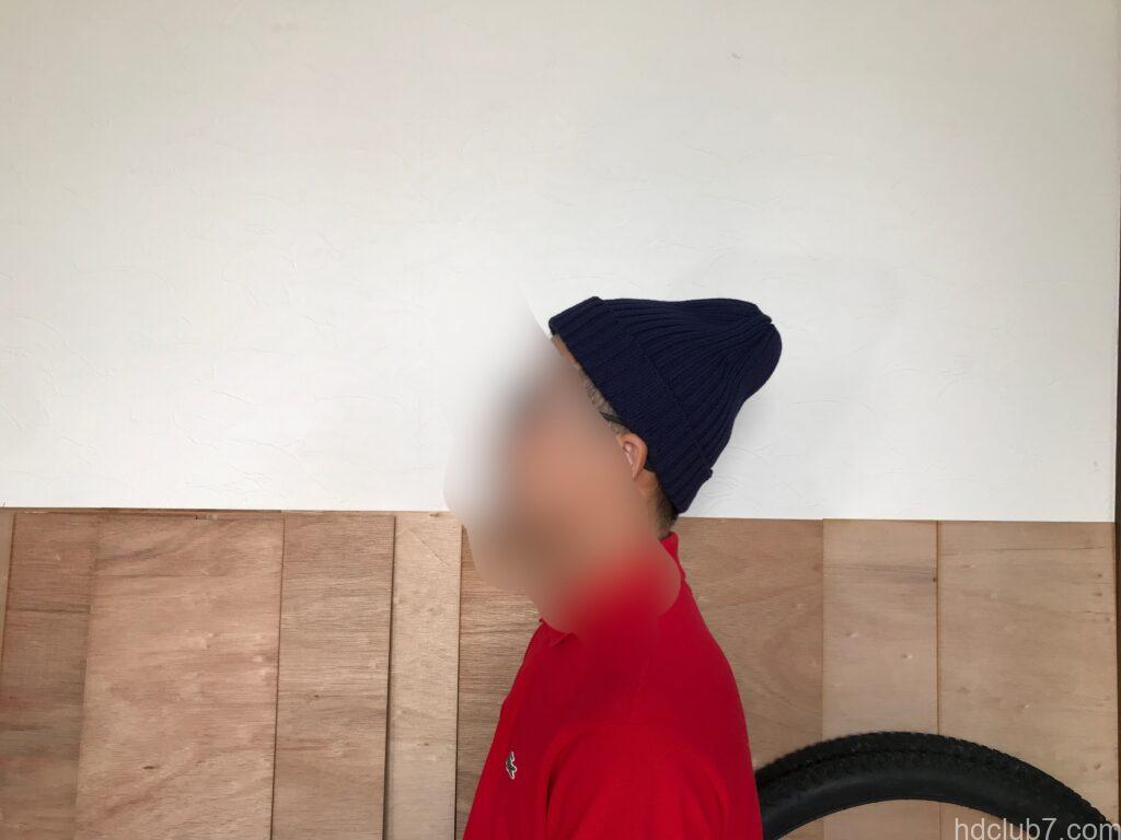 ハイランド2000のコットンのニット帽を被った人