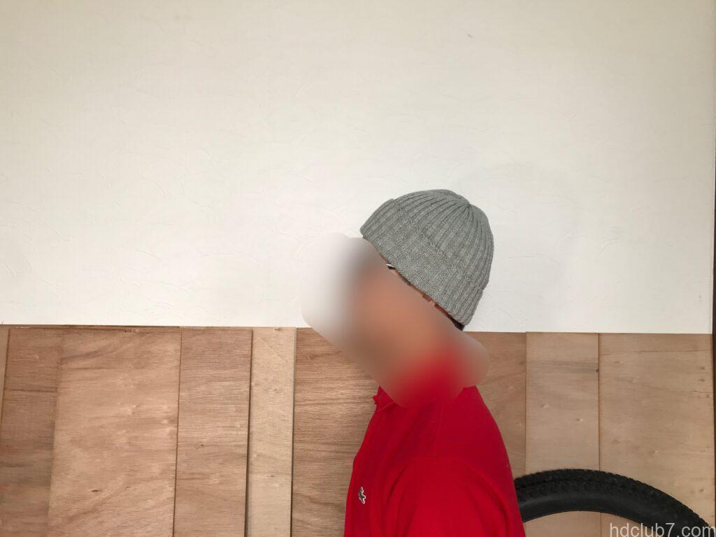 ハイランド2000のリネンのニット帽を被った人