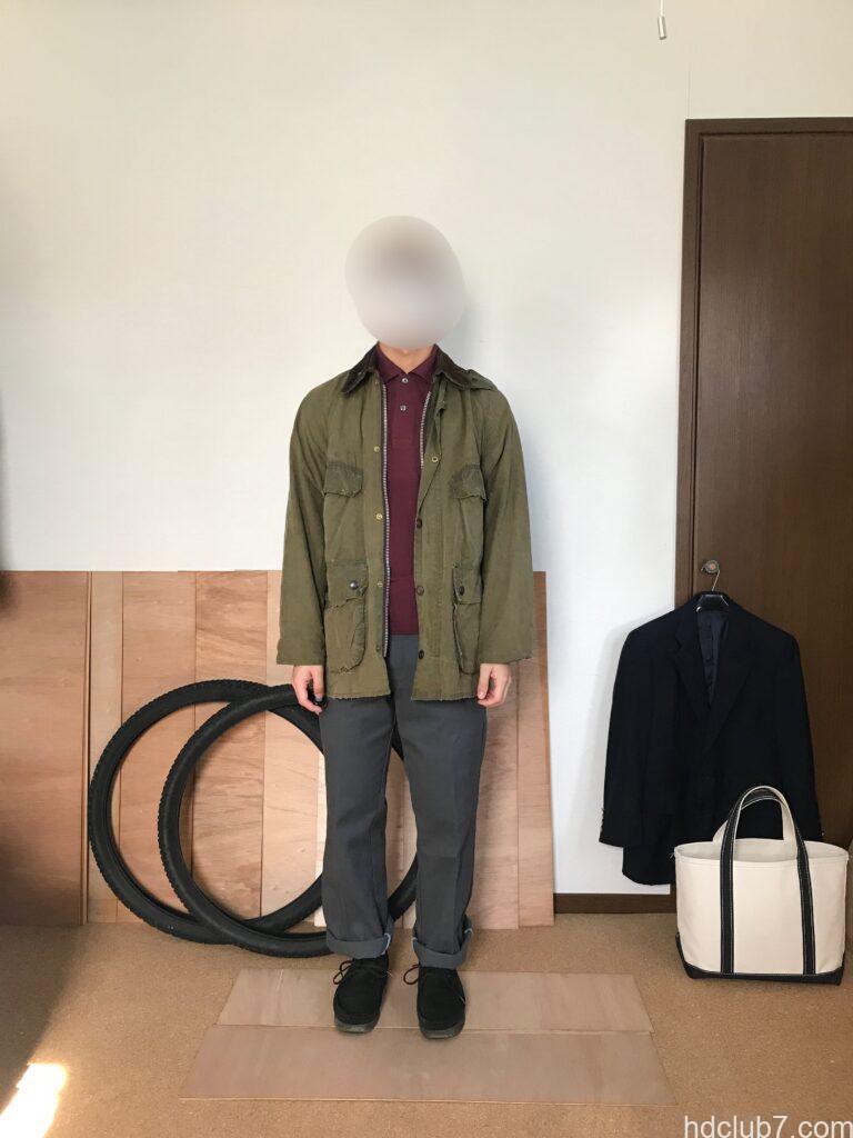 ラコステの長袖ポロシャツL1312にバブアーのビデイルを羽織った人